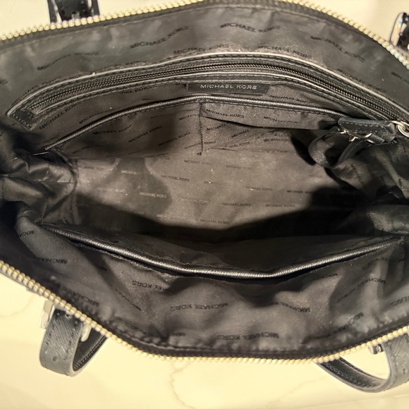 Michael Michael Kors Jet Set East West Top Zip Tote Black(Pre-owned/as pictured) - Picture 4 of 7